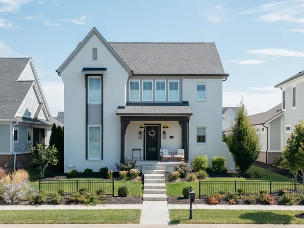 15003 Oak Hollow Ln W, Carmel, IN 46033