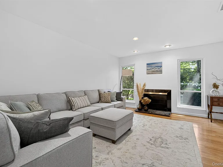 60 Wimbledon Dr #60 — Photo 7