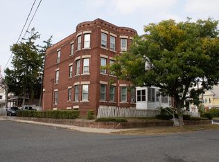 31 Beacon Ave #1R, Holyoke, MA 01040