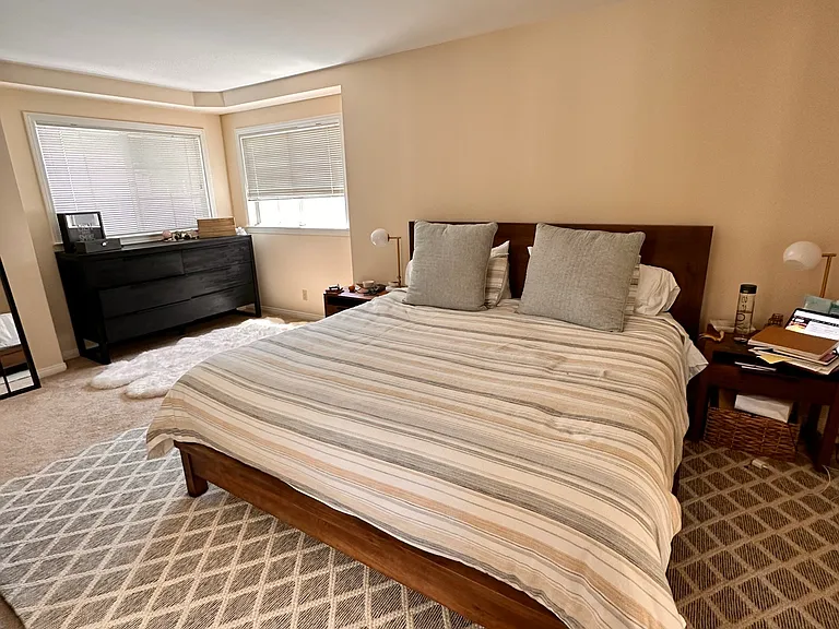 2219 Gates Ave #B — Photo 16