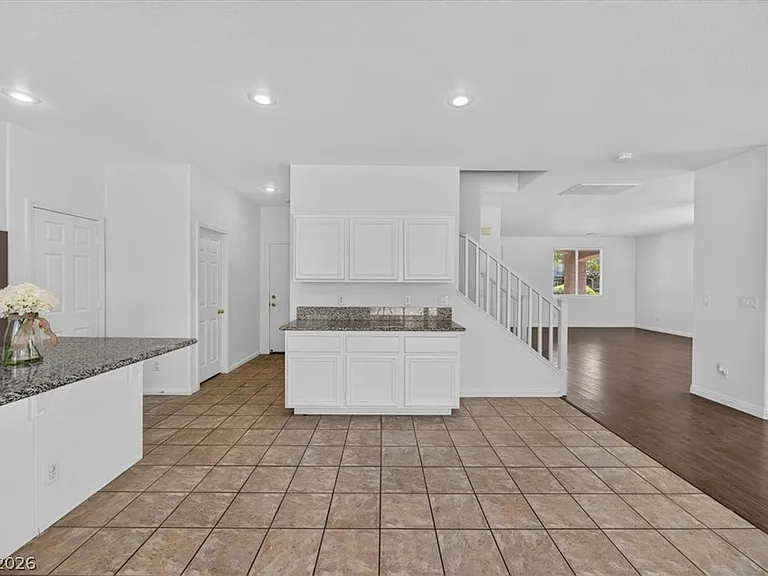 3799 Honey Ridge Ct — Photo 17