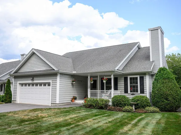 44 Carriage Lane #6, Brunswick, ME 04011