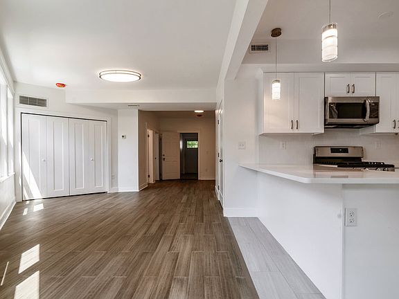 5th image of 82 Ballou Ave #U3
