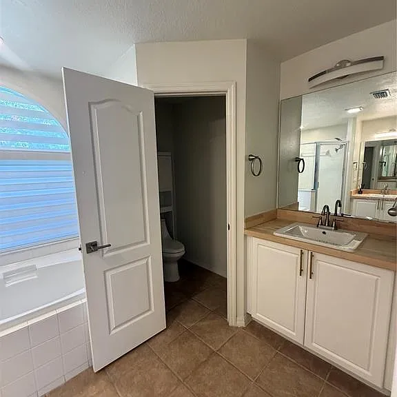 2210 Towering Oaks Cir — Photo 14