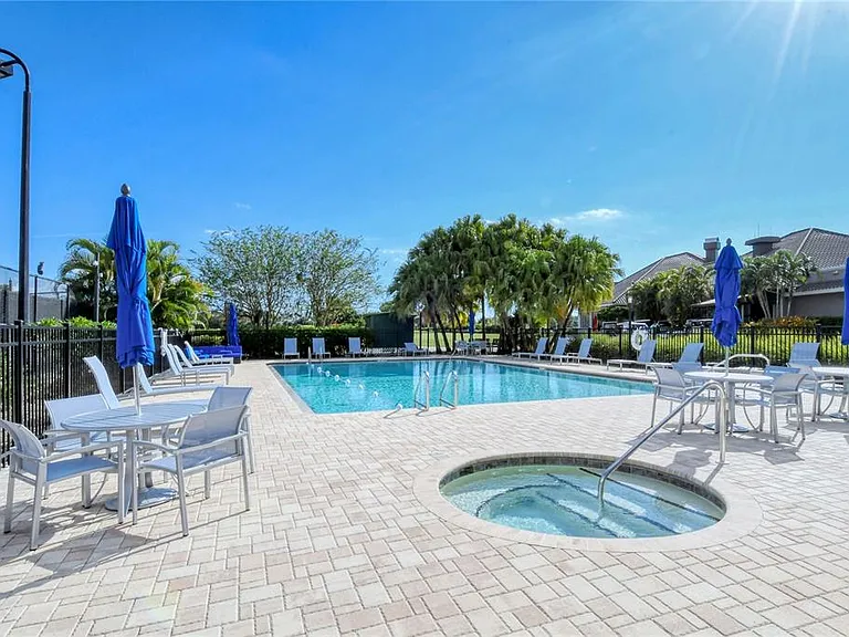 9330 Clubside Cir #3209 — Photo 33