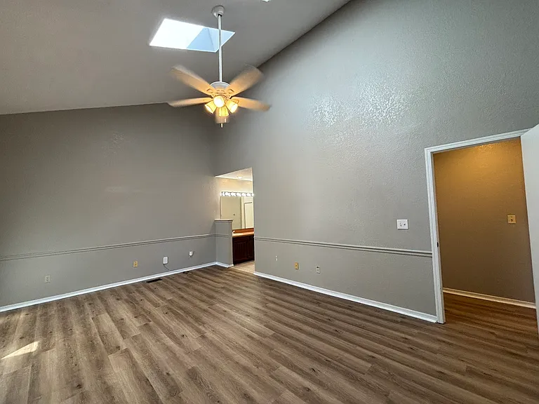 1302 Briar Creek Rd — Photo 13