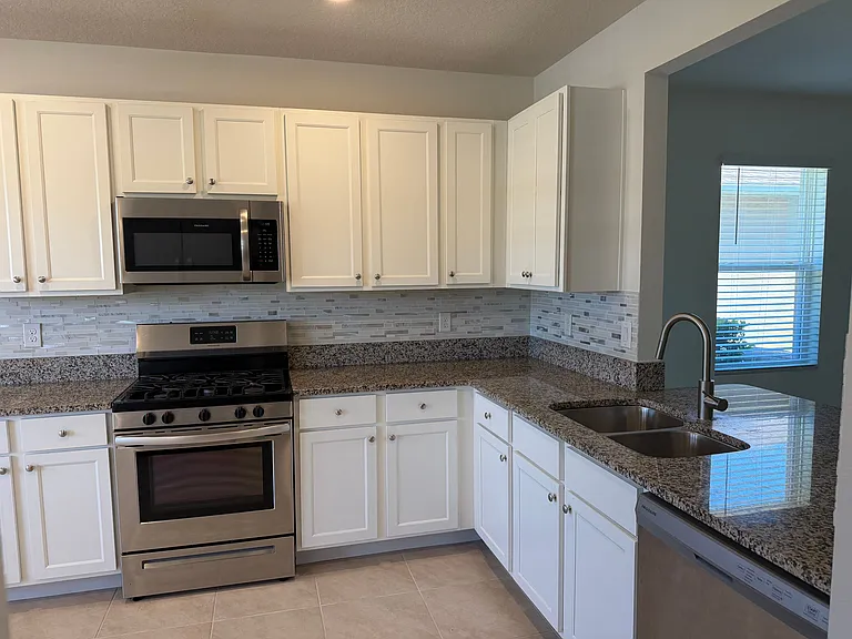327 Lazio Cir — Photo 8