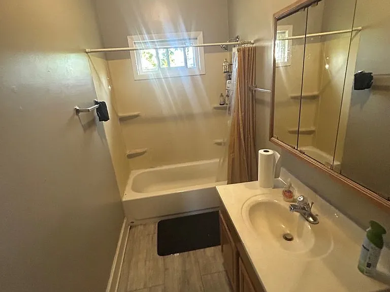 1729 N Warren Ave — Photo 14