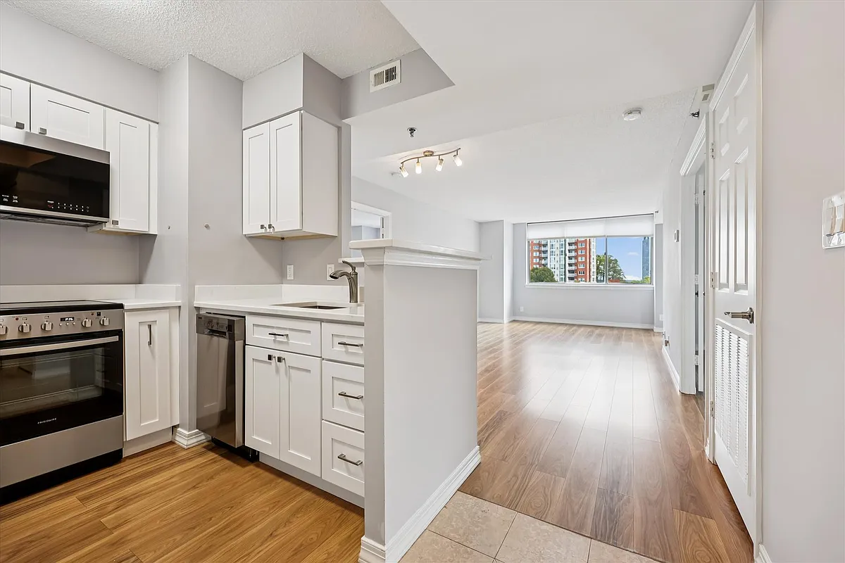 Foyer - 5809 Nicholson Ln #514