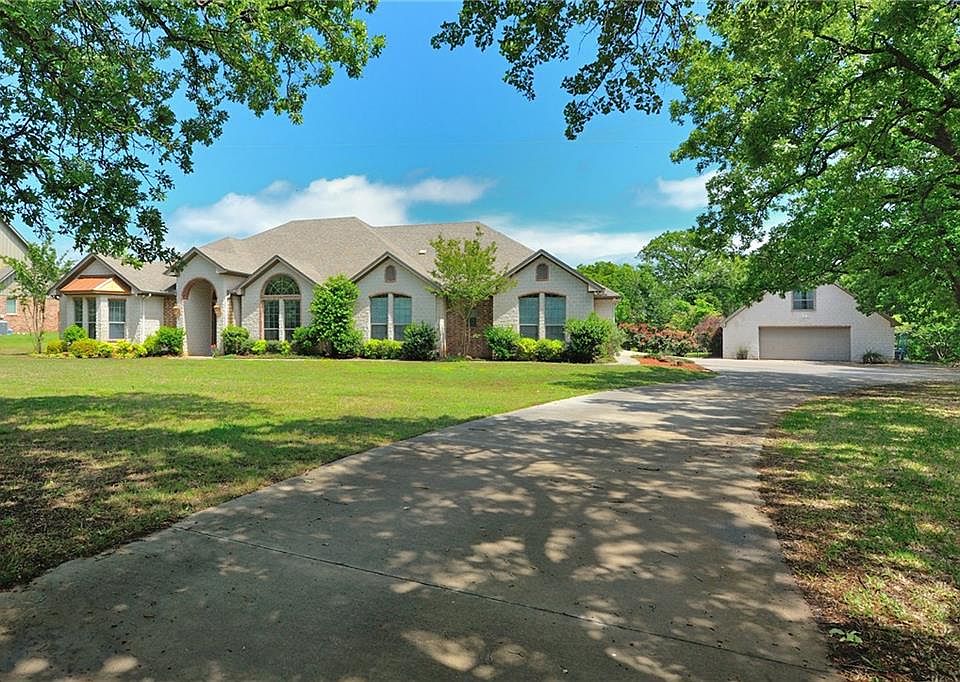 1st image of 135 Coldwater Creek Ln