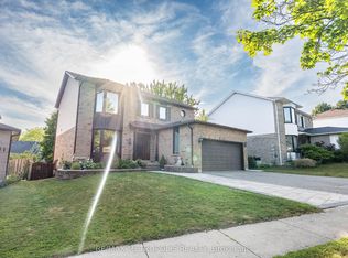 22 Mayflower St, Whitby, ON L1N 8A9