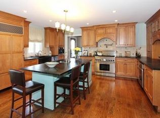 1 Treetop Ct, Berkeley Heights, NJ 07922