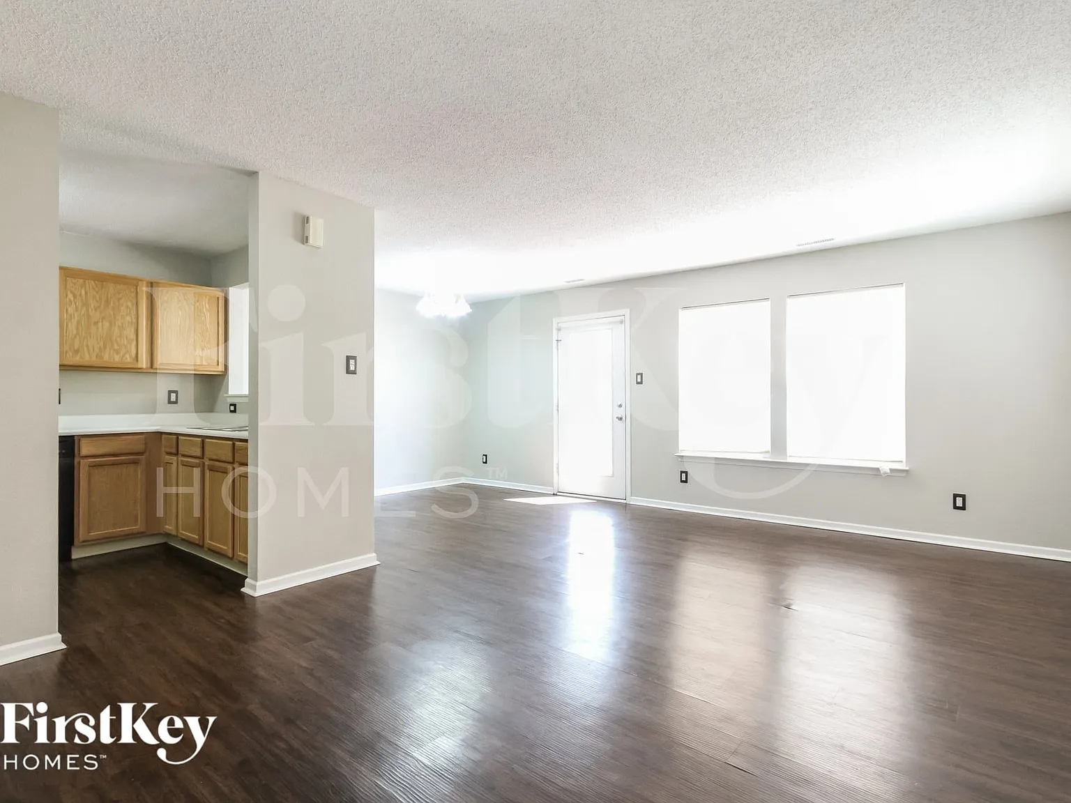 3 bed, 2.5 bath, 1498 sqft, $1,685 — Photo 2