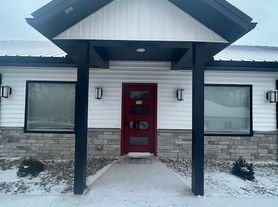 514 W Main St, Holmesville, OH