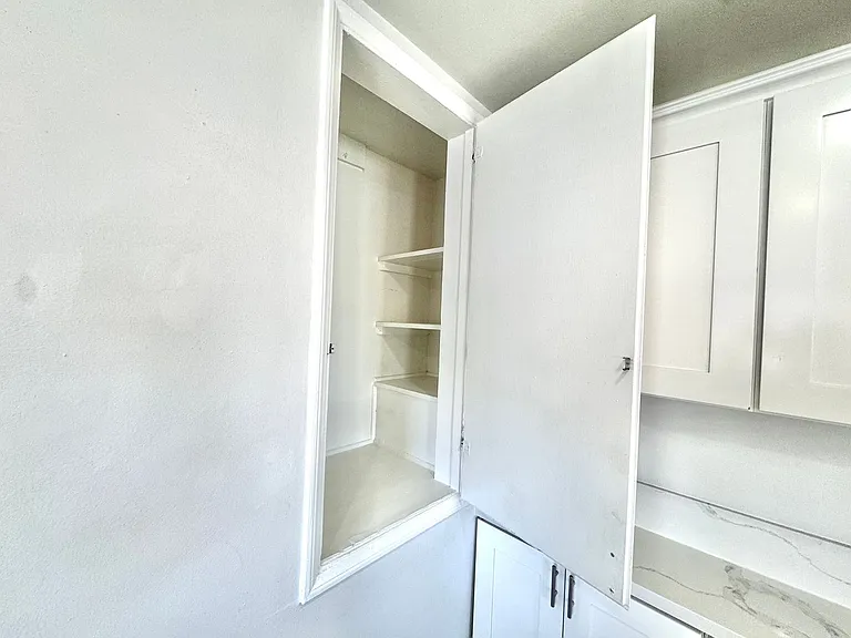 Ayana Apartments — Photo 8