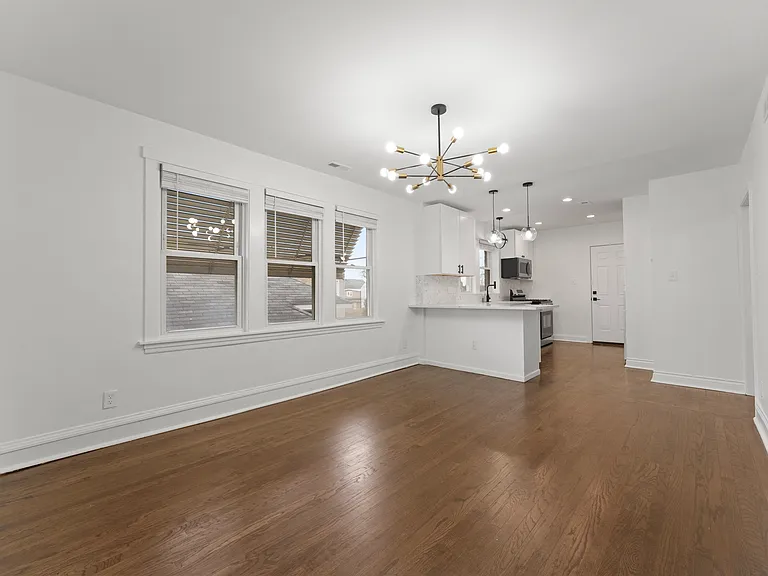 W Cornelia Ave — Photo 6