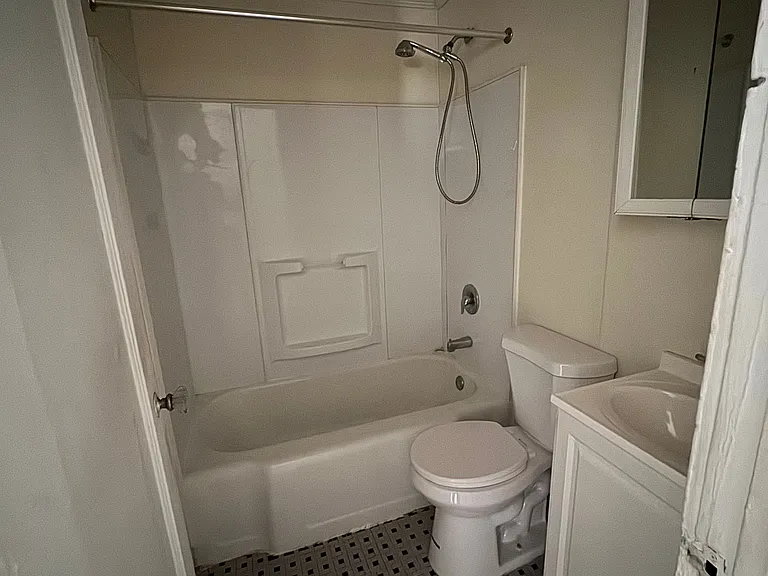 410 Ocean Gate Ave #3 — Photo 6