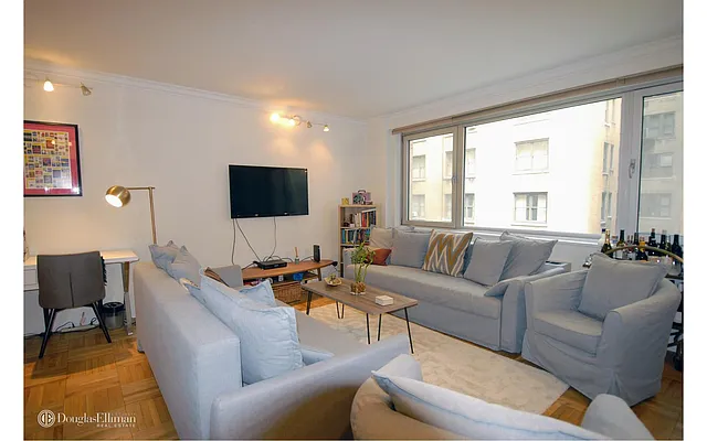 Rented by Douglas Elliman | media 7