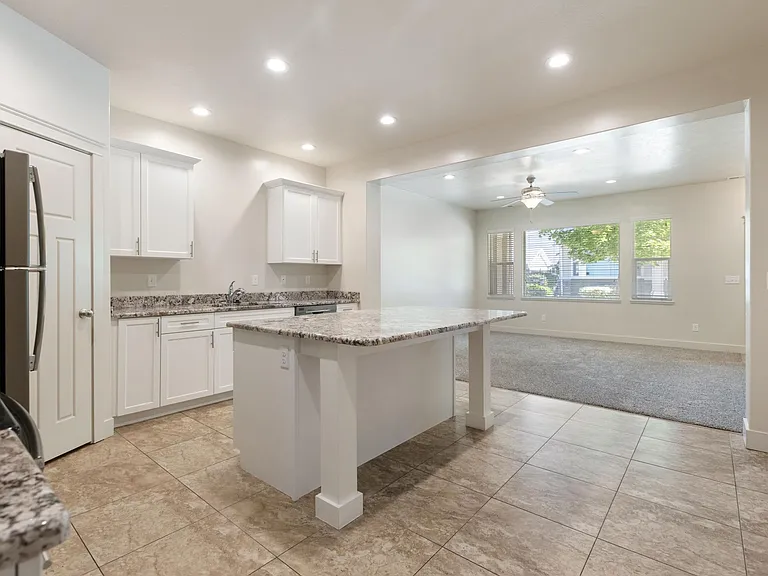 Cove at Pleasant View Town Homes — Photo 2