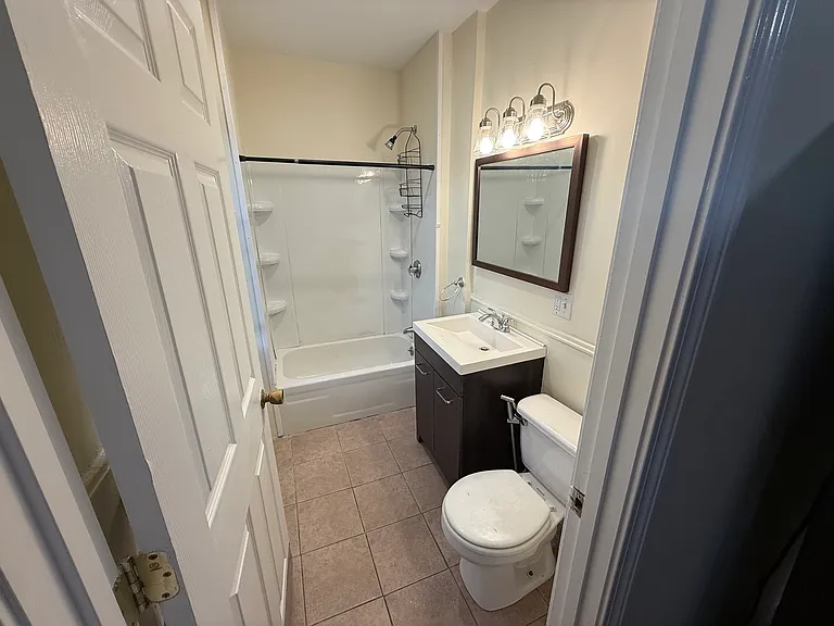 20 Peach Ave #3 — Photo 9