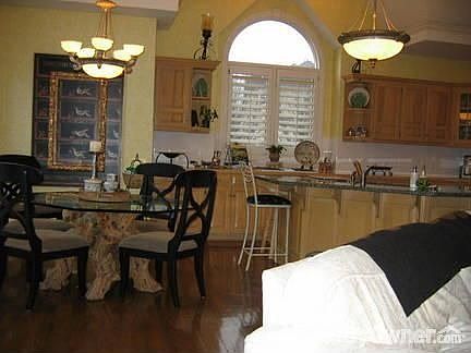 Large Kitchen & Dinning Area