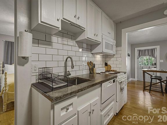5th image of 905 Carbon City Rd