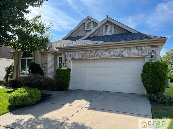 69 Westboro Ln, Monroe Township, NJ 08831