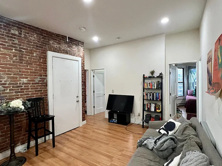 21 Cortes St #PENTHOUSE — Photo 3
