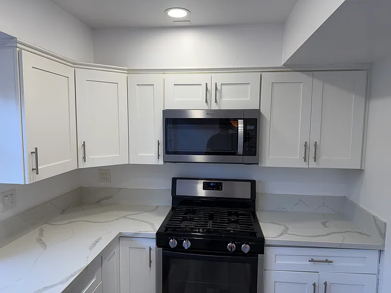 2450 Vista Hogar — Photo 31