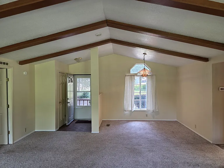 10700 NE Stevenson Rd — Photo 7