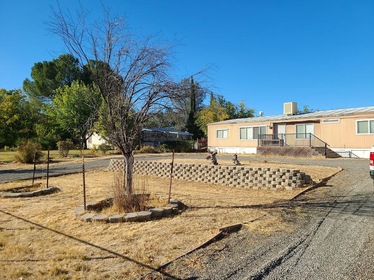 22060 Buena Vista Dr photo 1