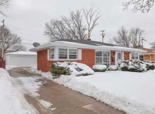 1017 Shorecrest Dr, Racine, WI 53402
