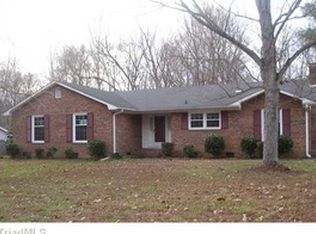 1923 Middlewood Ct, High Point, NC 27265