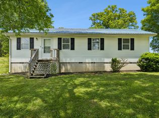 576 Tipps Rd, Belvidere, TN 37306