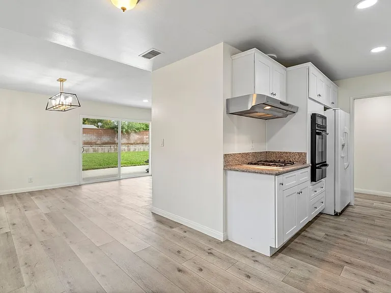 27508 Vilna Ave — Photo 4