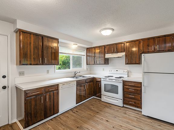 5th image of 1200 W Huntley St #1218