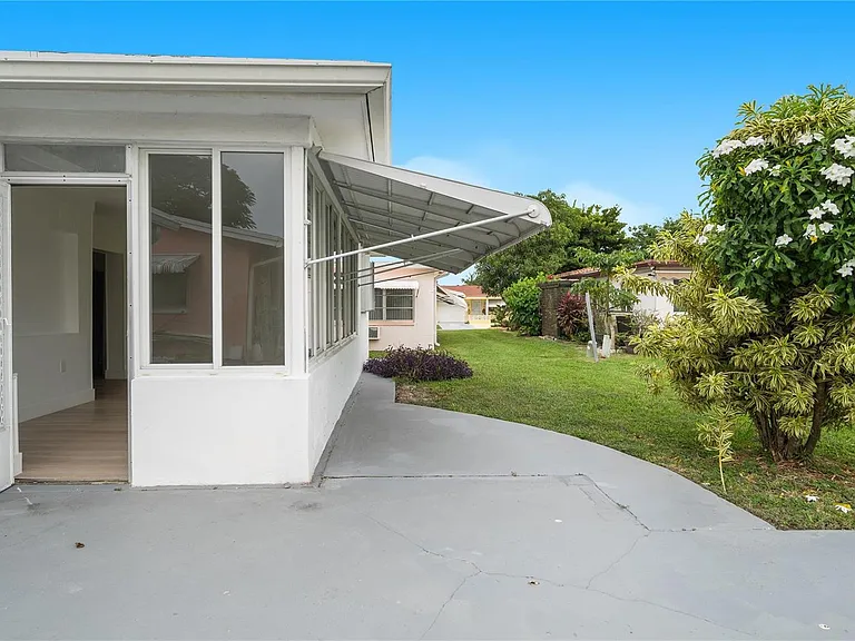 4510 NW 49th Dr — Photo 7