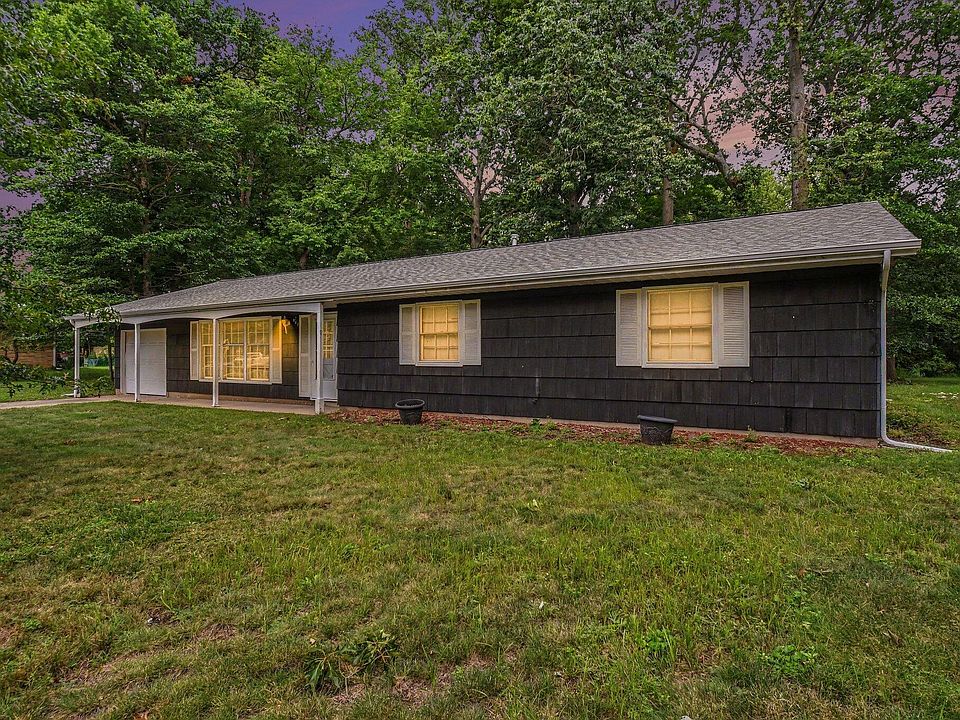 1st image of 467 Boyd Cir