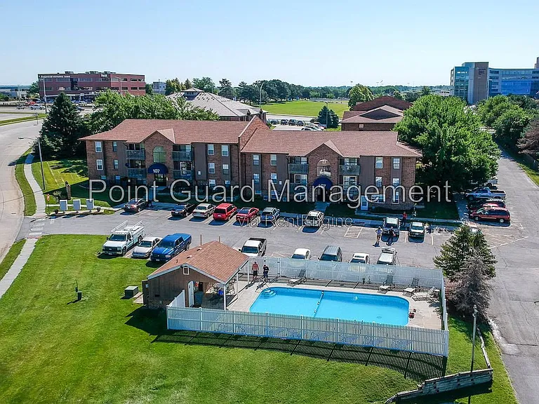 The Vincent Apartments — Photo 42
