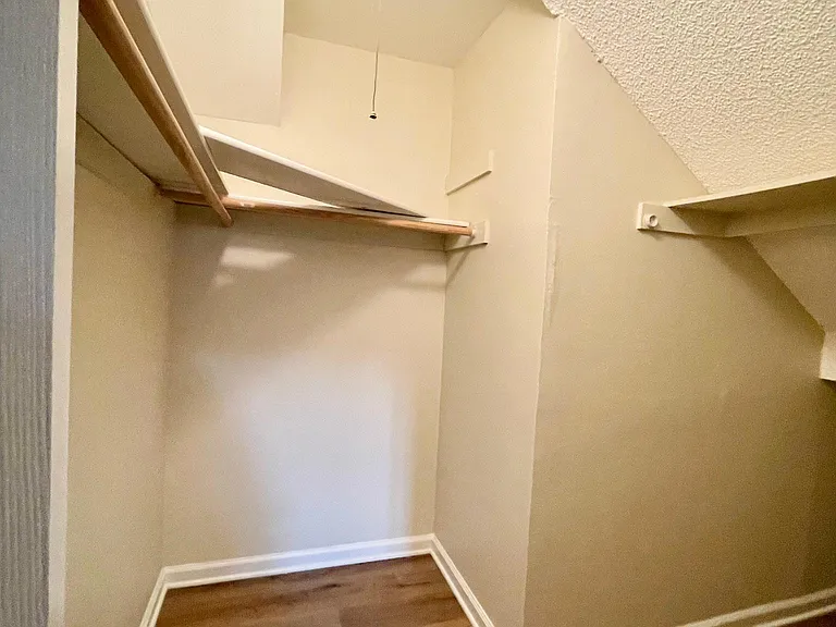 6620 Hazeltine Ave #106 — Photo 12