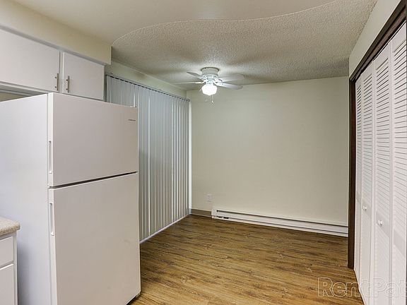 2nd image of 2415 Columbia Blvd #2B-1Ba-955Sqft