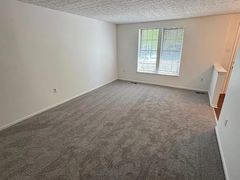 9730 Red Clover Ct — Photo 7