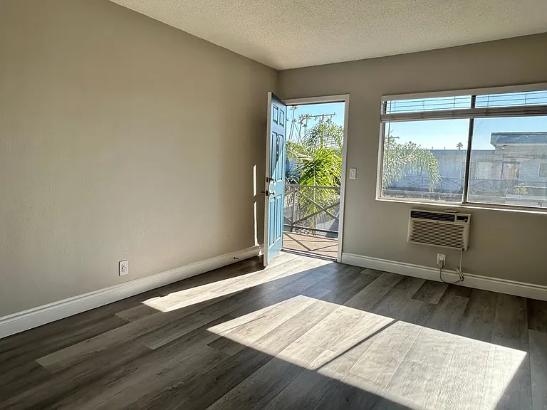 Palm View Apartments in Azusa — Photo 11