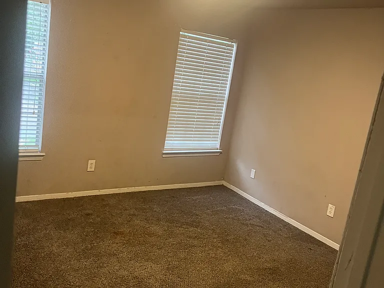 2339 Trailing Vine Rd — Photo 6