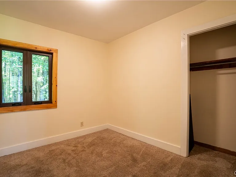 7481 Hoffman Rd — Photo 9