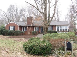 203 Kemp Rd W, Greensboro, NC 27410