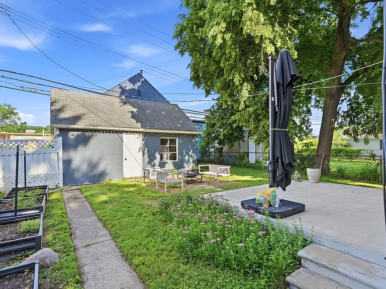 3175 McDowell St — Photo 33