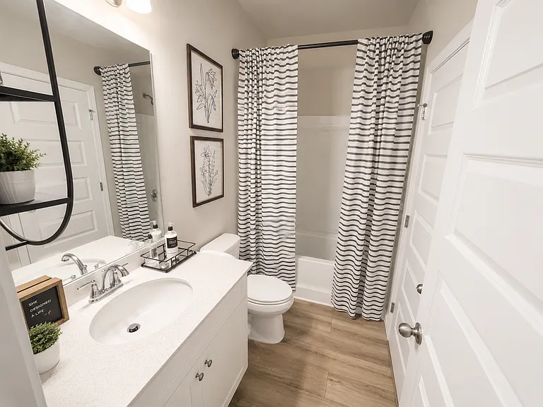 1104 Gilbert Ct — Photo 23