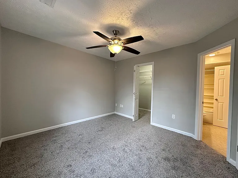 Breckenridge Apartment Homes — Photo 34