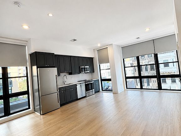3rd image of 1418 Belmont St NW #201A